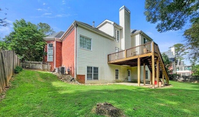 Building Photo - Beautiful Large 5 Bedroom Brick Home