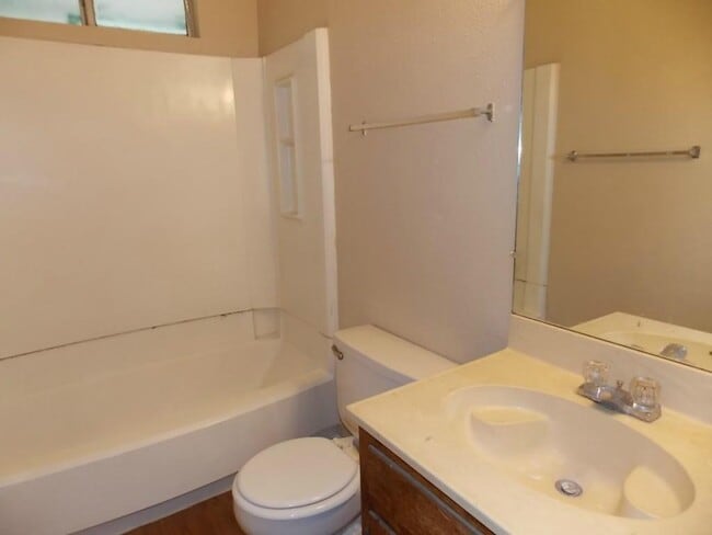 Building Photo - 8104 Dunn St