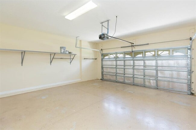 Building Photo - 20101 Oakflower Ave