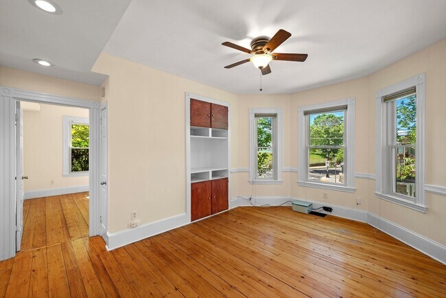Building Photo - 101-103-103 Wachusett St