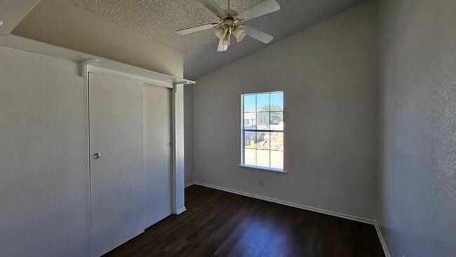 Building Photo - Spacious 3-Bedroom, 2-Bath Mobile Home in California City – Comfortable Living with Great Communi...