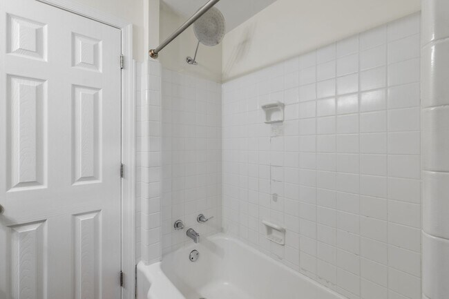 Building Photo - Beautiful One Level Home in Bon Air for rent!!