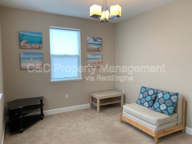 Building Photo - 412 Bungalow Dr