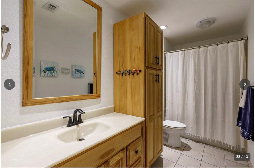 "Kids" bathroom - 11700 Sweetwater Trl