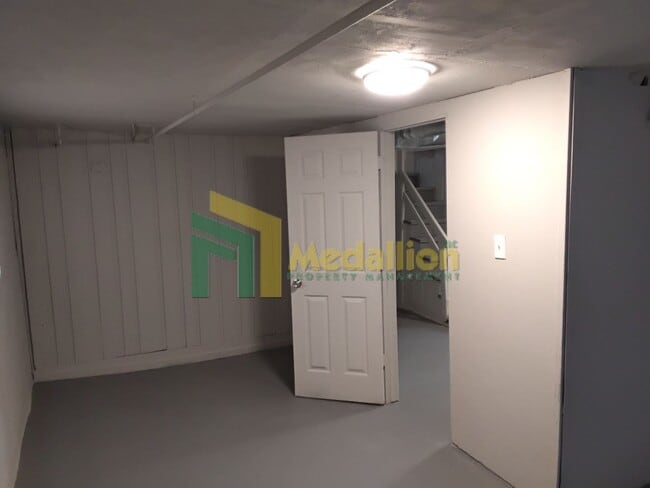 Building Photo - Spacious 5-Bedroom Brick Bungalow with Updated Interior