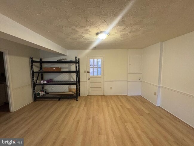 Building Photo - 27 S Abingdon St