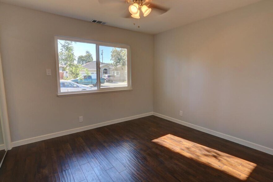 Bedroom - 373 DAYTON AVE