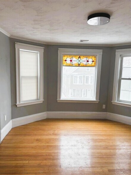 Building Photo - 14 Quincy St