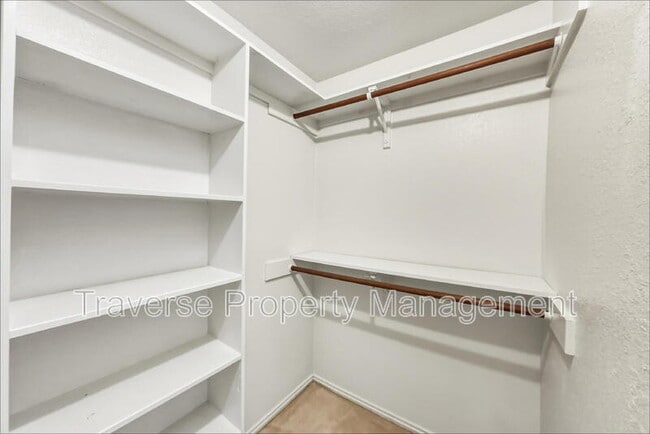 Building Photo - 5407 Ledgestone Dr