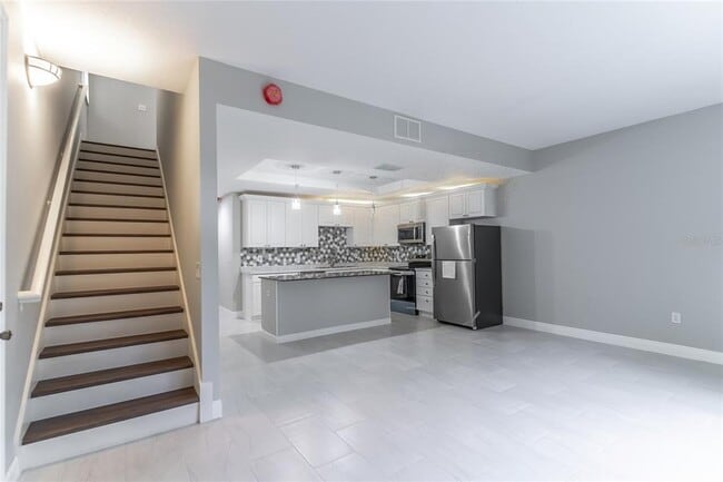 Building Photo - 2045 Grand Oak Dr