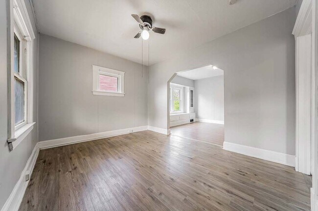 Building Photo - 3484 W 58th St