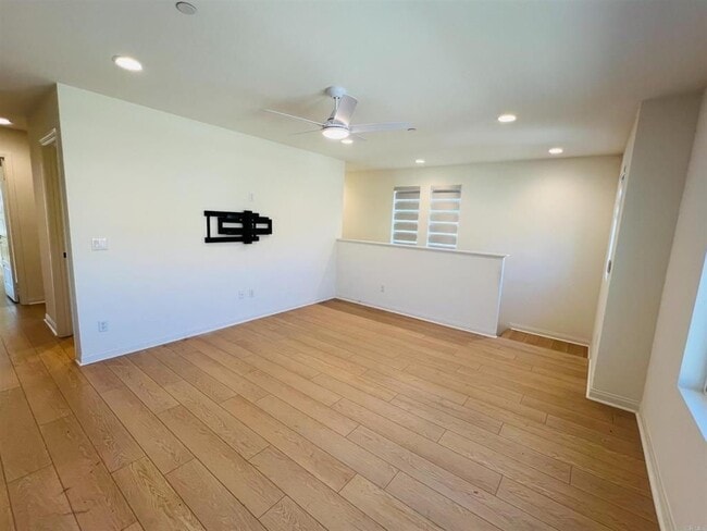 Building Photo - 530 Longmeadow St