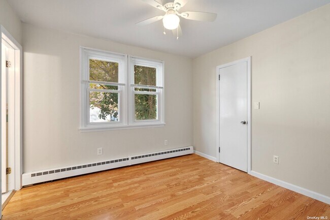 Building Photo - 14 Corona Rd