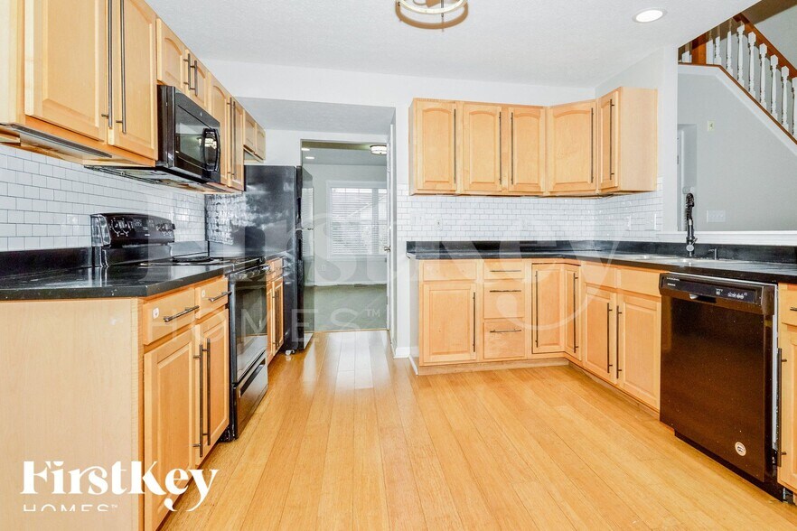 Building Photo - 7081 Village Oaks Dr