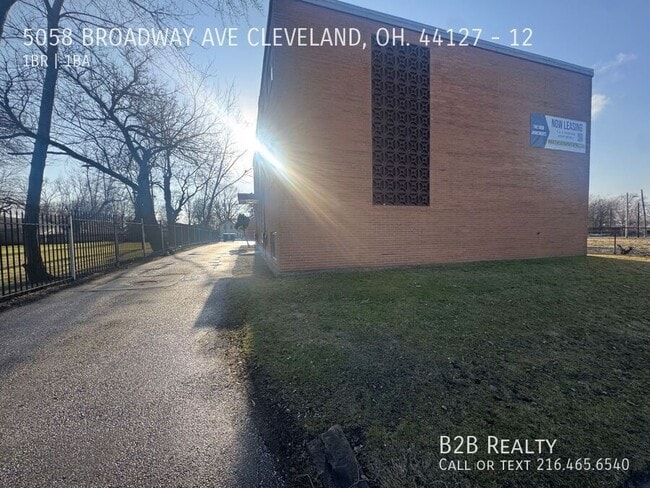 Building Photo - 5058 Broadway Ave