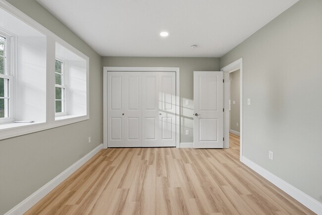 Building Photo - 104 Hilltop Dr