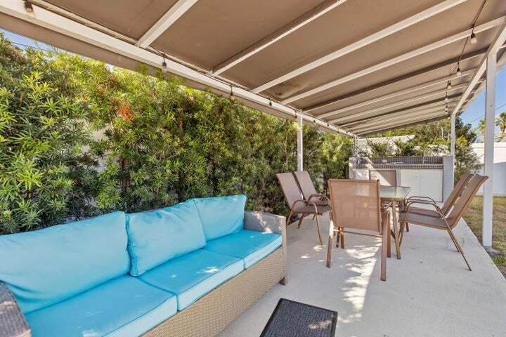 Building Photo - 921 SE 13th Ct