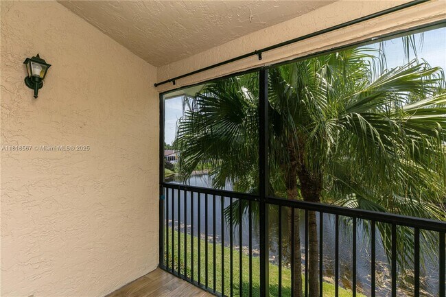 Building Photo - 717 Gardens Dr