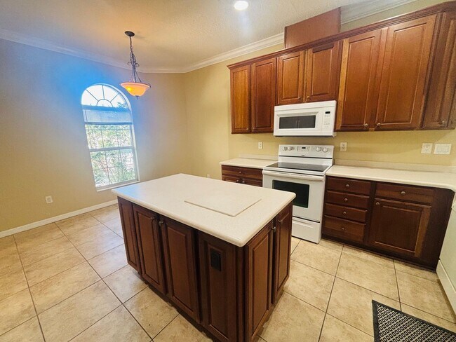 Building Photo - Beautiful home in Health Brook Hills