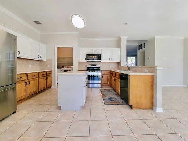 Building Photo - Beautiful Single Family - 4/BR 2.5/BA