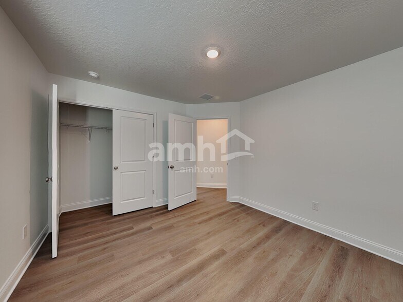 Building Photo - 16397 Aubergine Aly