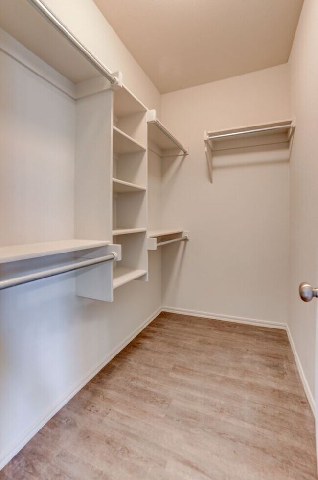 Building Photo - $500 Move In Special! 3/2/2 Luxury Patio Home!