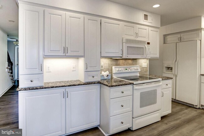 Building Photo - 9012 Penn Manor Ct