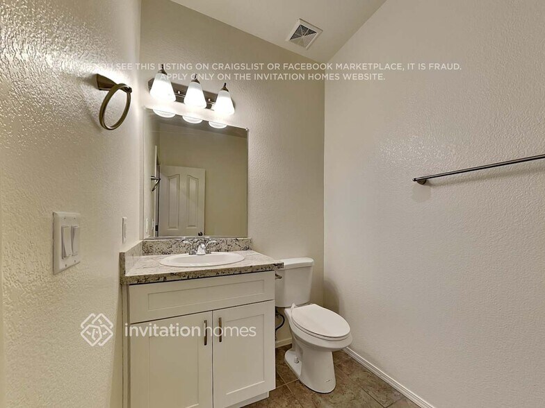 Building Photo - 2269 E Hazeltine Way