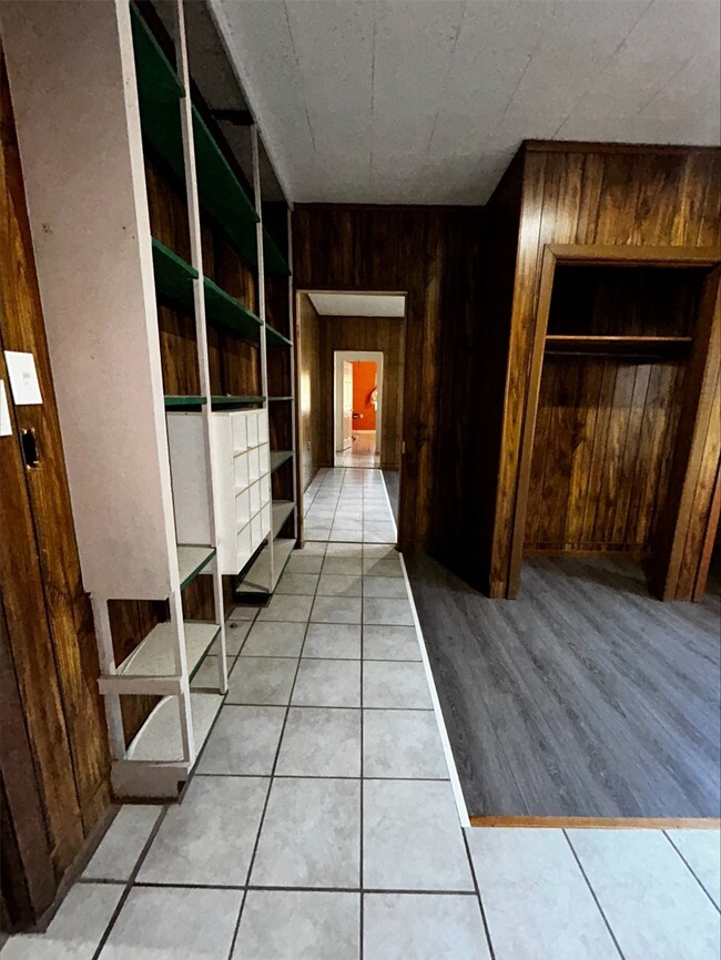 Building Photo - 31155 Old Washington Rd