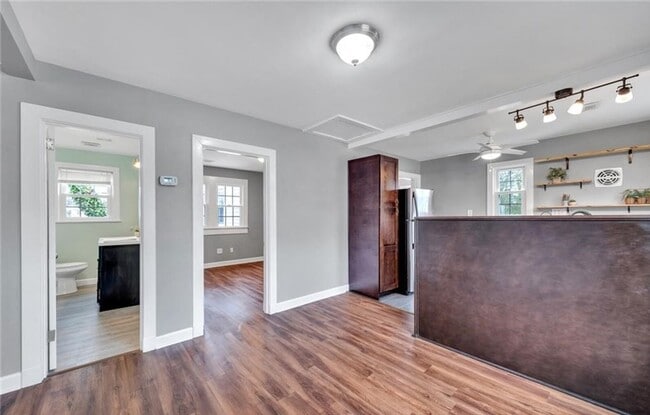 Building Photo - BEACONSDALE