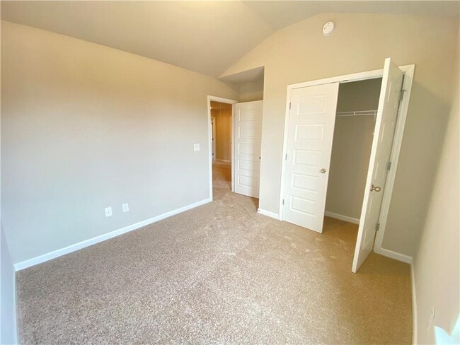 Building Photo - 3761 Prospect Point Dr