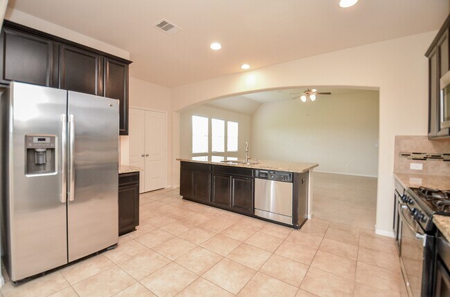 Building Photo - 2227 Leonetti Ln