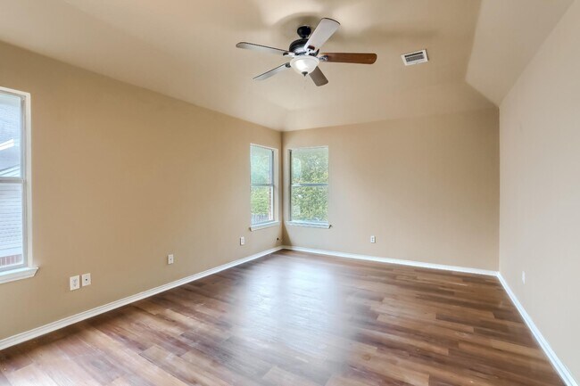 Building Photo - 301 Gulfstream Dr