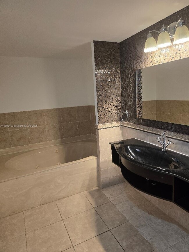 Building Photo - 8369 N Coral Cir