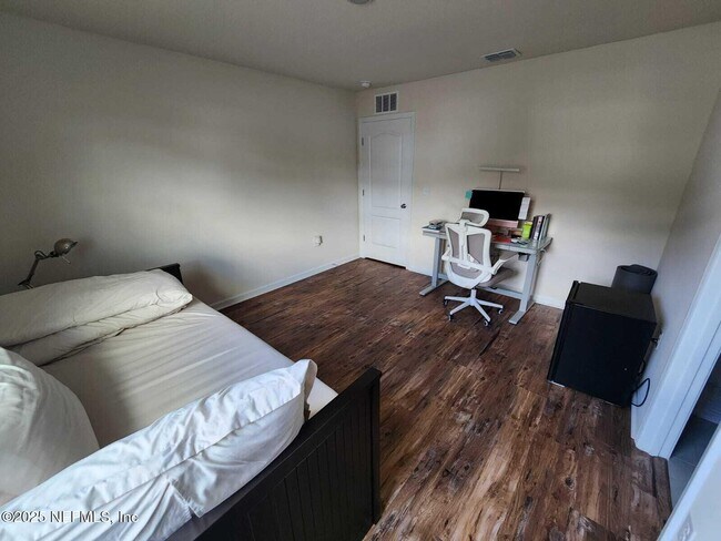 Building Photo - 180 Talulla Trl