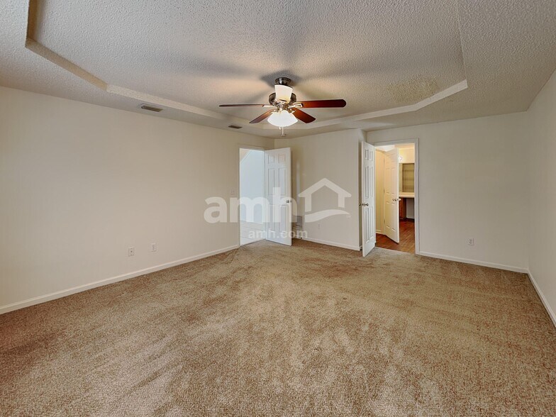 Building Photo - 3127 Majestic Oaks Ln