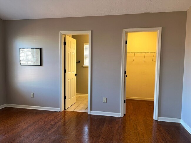 Building Photo - **COMING SOON!** Charming 3-Bedroom, 2-Bath Home in South Lexington! Attached Garage, W/D, Deck