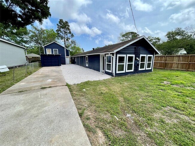 Building Photo - 4711 3rd St