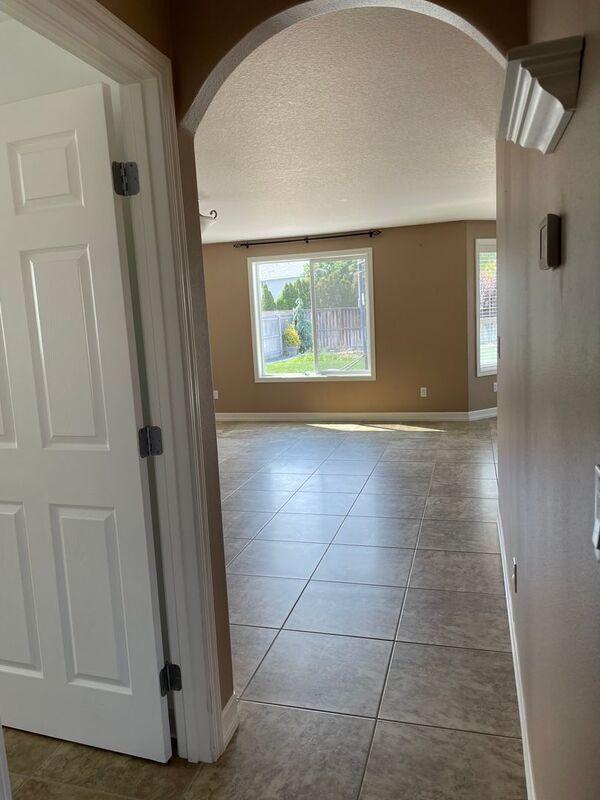 Building Photo - 5524 Cleveland Ln
