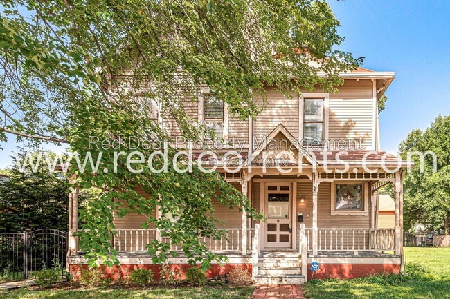 Building Photo - 1332A N College Ave