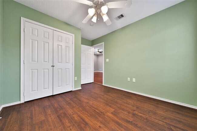 Building Photo - 720 Springwood Dr