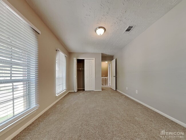 Building Photo - 14811 Cypress Ridge Dr