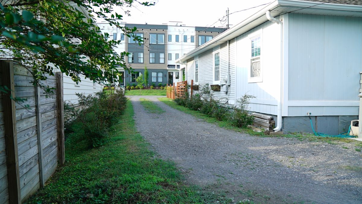 Building Photo - 112 Lucile St