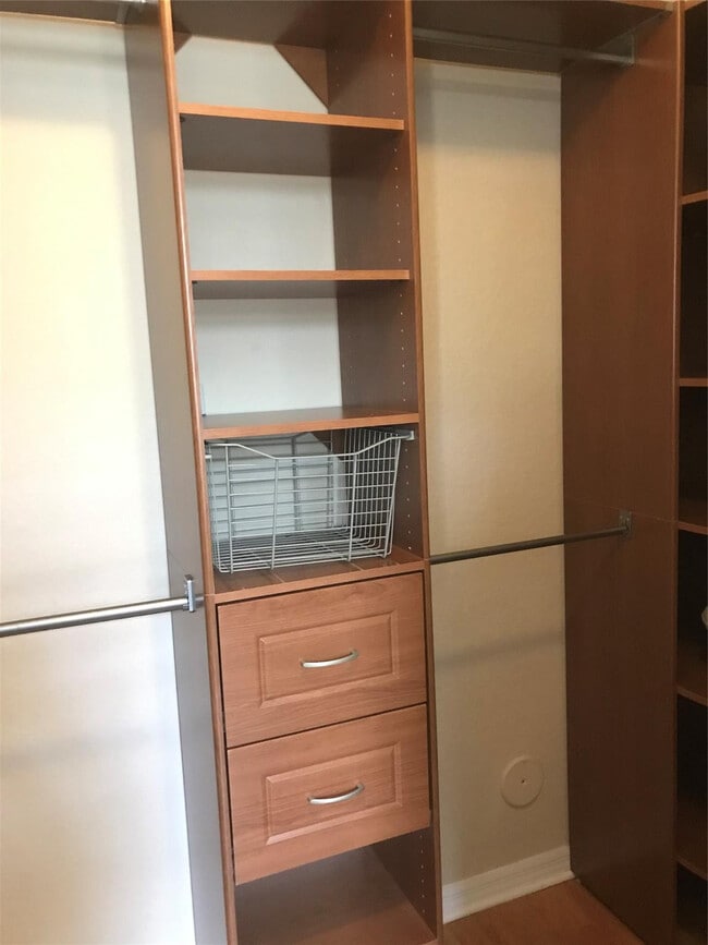 Building Photo - 2851 Prospect Rd