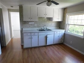 Building Photo - 395 Davey St