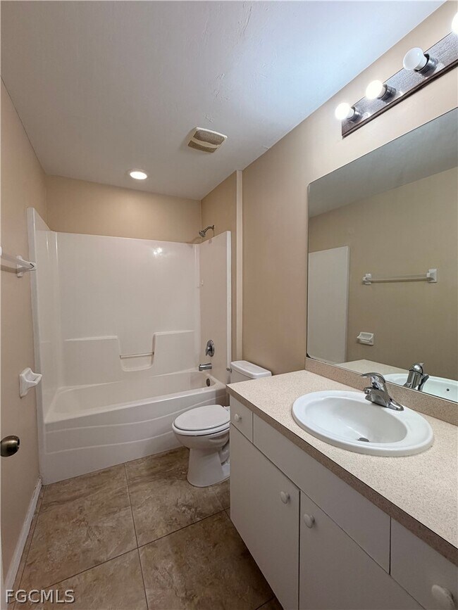 Building Photo - 208 Homewood Ave S