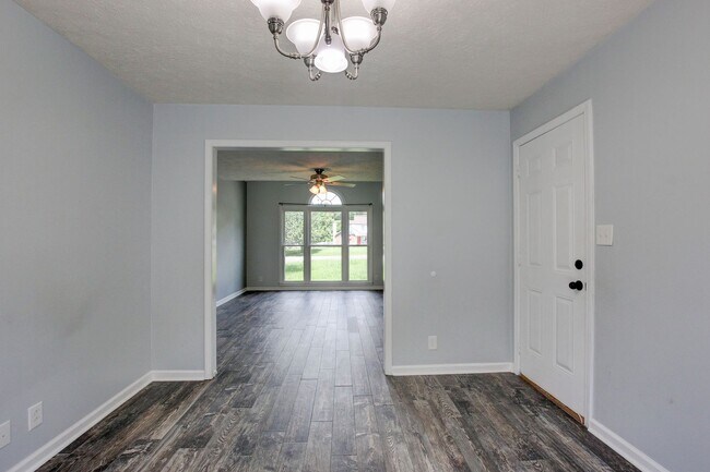 Building Photo - 180 Kings Deer Dr