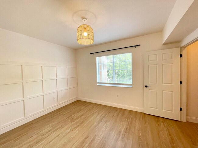 Building Photo - 6511 Emerald Dunes Dr