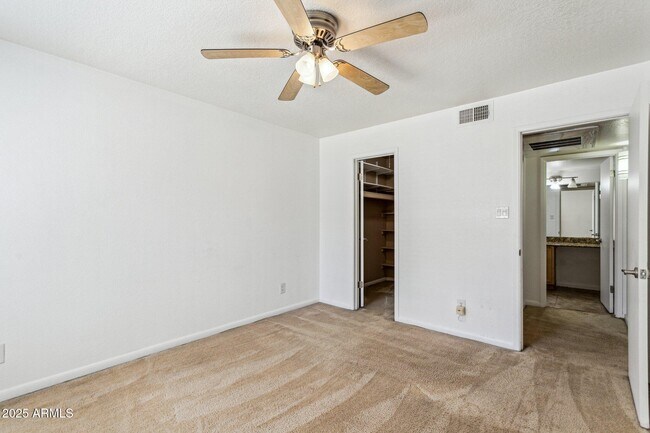Building Photo - 5995 N 78th St