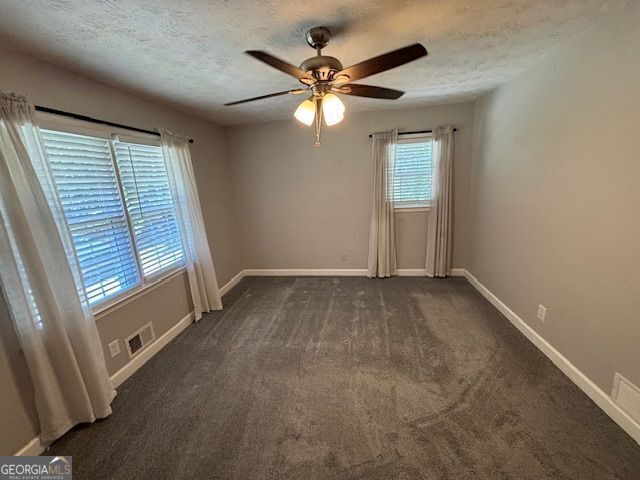 Building Photo - 1015 Castlewood Dr